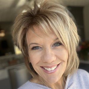 Lisa Adams